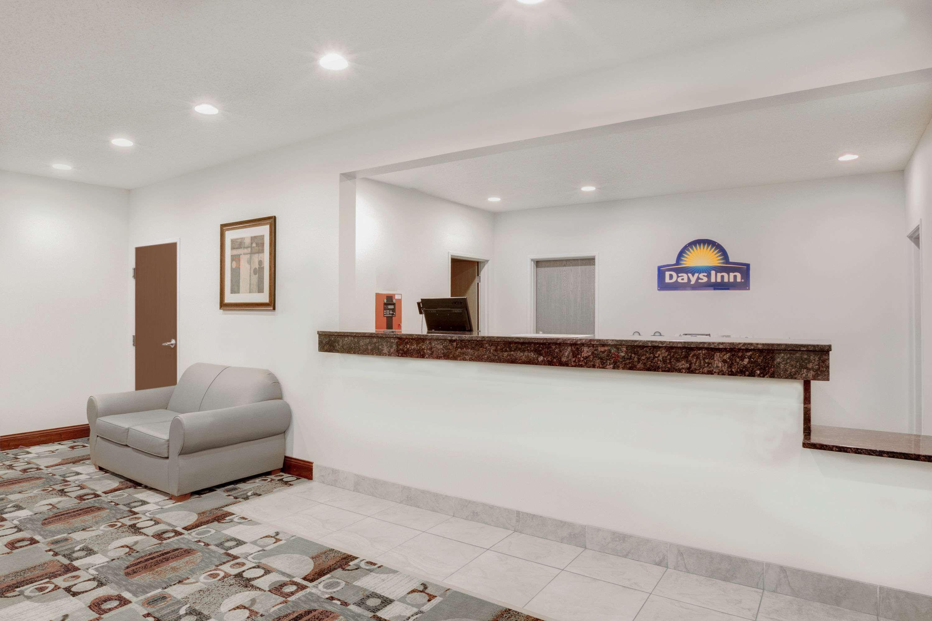 Days Inn By Wyndham Carroll Экстерьер фото